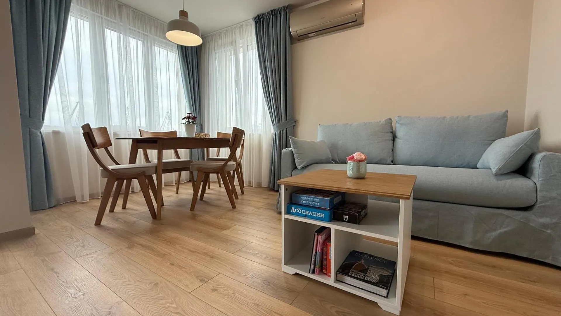 Smile Old City Apartment Varna